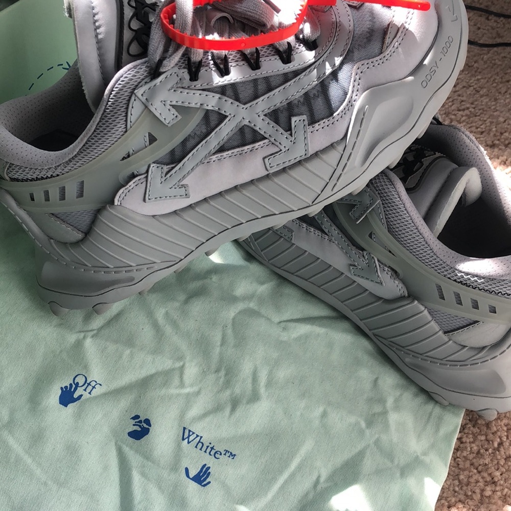 Off White - Picture 3 of 6